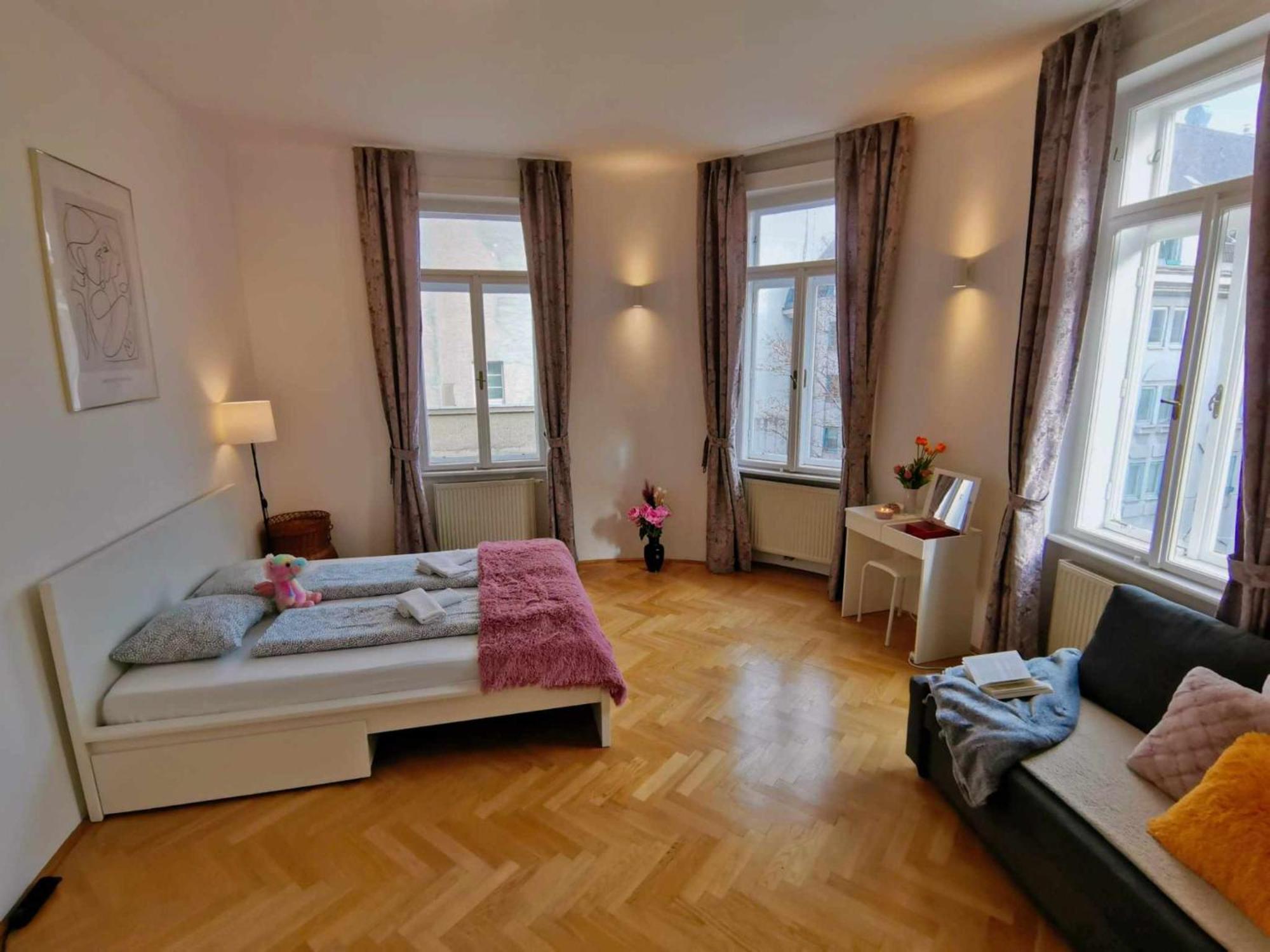 Central And Round 3 Minutes To City Shopping Center And Schoenbrunn Palace Vienna Exterior photo
